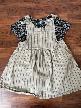 Jessica Simpson • Old Navy | Striped Jumper Outfit